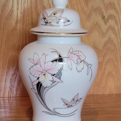 Lot 196: Japanese Jar with Lid