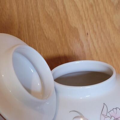 Lot 196: Japanese Jar with Lid