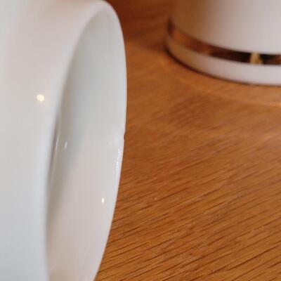 Lot 196: Japanese Jar with Lid