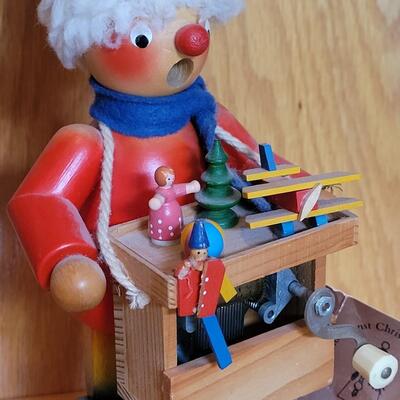 Lot 203: Holzkunst Christian Ulbricht Musical Figure