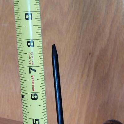 Lot 206: Oliv Art Figurine 
