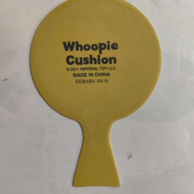 7 small whoopie cushion