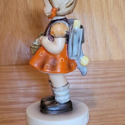 Lot 212: Hummel Goebel "School Girl"