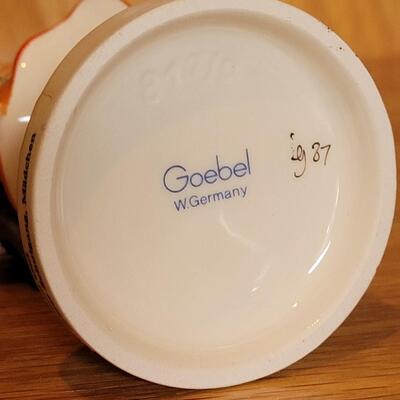 Lot 212: Hummel Goebel "School Girl"