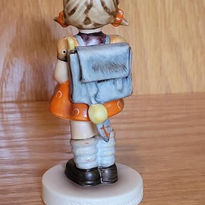 Lot 212: Hummel Goebel "School Girl"