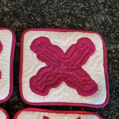 Lot 215: Hawaiian Quilted Coasters 