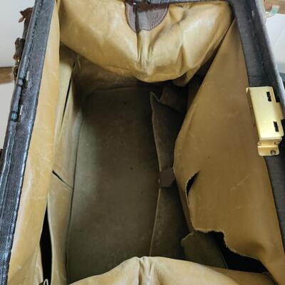 Walrus skin doctor bag