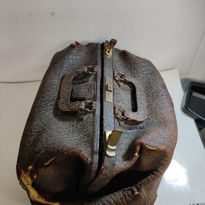 Walrus skin doctor bag