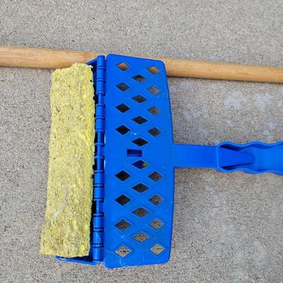 Lot 227: Mop Lot with Extra Broom/Tool Handle