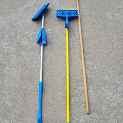 Lot 227: Mop Lot with Extra Broom/Tool Handle