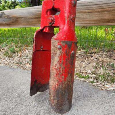 Lot 230: Razor Back Post Hole Digger