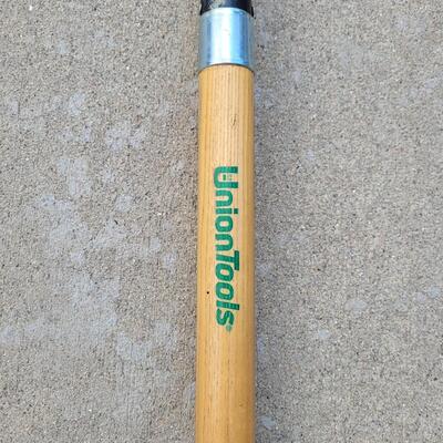 Lot 231: Union Tools Shovel 