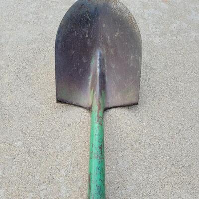 Lot 232: Shovel with Green Head