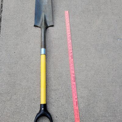 Lot 238: Yellow D Handle Garden Spade  Shovel