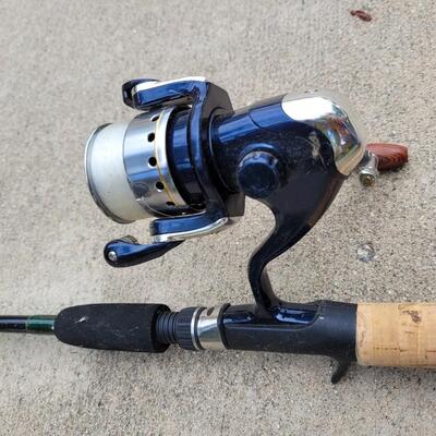 Lot 250: Claw 6ft. Fishing Pole