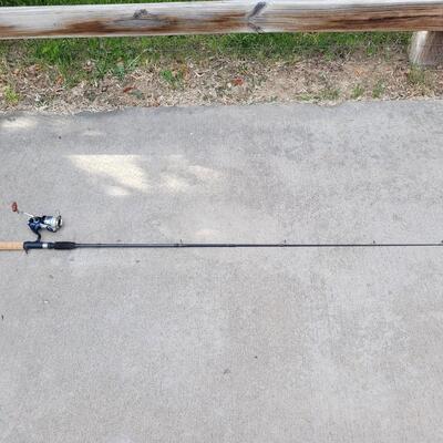 Lot 250: Claw 6ft. Fishing Pole