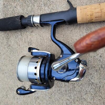Lot 250: Claw 6ft. Fishing Pole