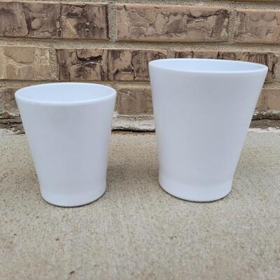 Lot 260: White Flower Pots