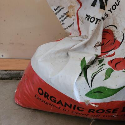 Lot 276: Rose Blend & Rose Fertilizer 