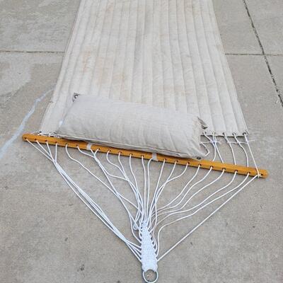 Lot 278: Hammock (has discolorations on both sides)