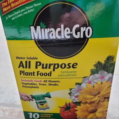 Lot 283: New Miracle-Gro 10 pack