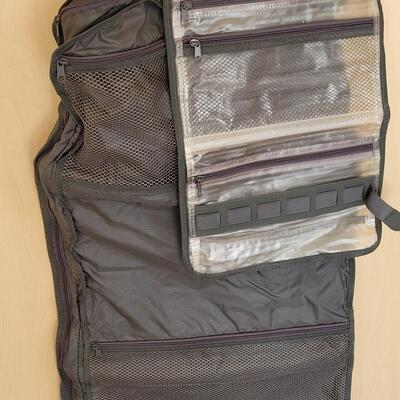 Lot 290: Travel Pro Garment and Accessories Bag #2