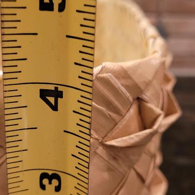 Lot 321: 13" Basket