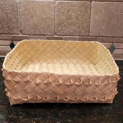 Lot 321: 13" Basket