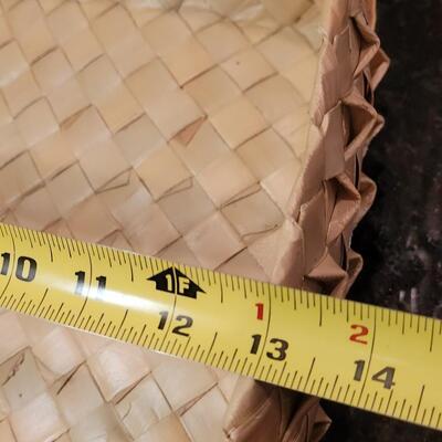 Lot 321: 13" Basket
