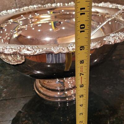 Lot 329: Silverplate Punch Bowl, Ladle, 12 cups and a Tray 