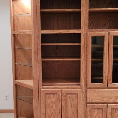 Lot 359: Woodley's 18'6" Large Oak Wall Unit