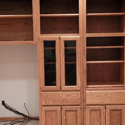 Lot 359: Woodley's 18'6" Large Oak Wall Unit
