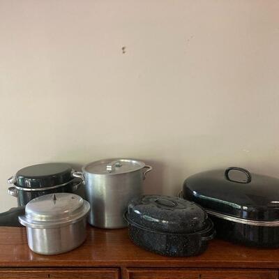 #147 Assorted Pots/Roasters Lot of 5