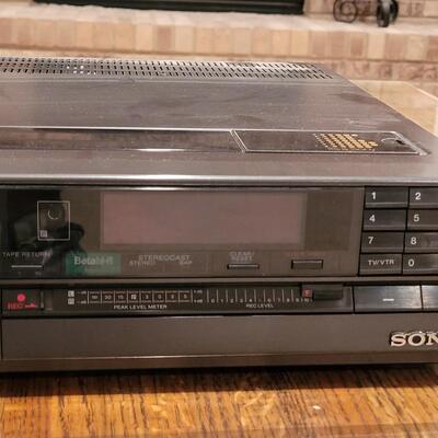 Lot 361: Sony Betamax with Remote 