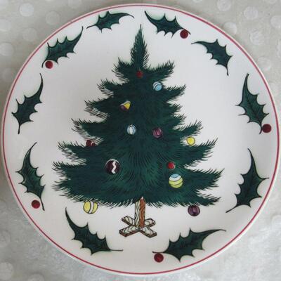 Vintage 8" Lefton Christmas Tree Plate