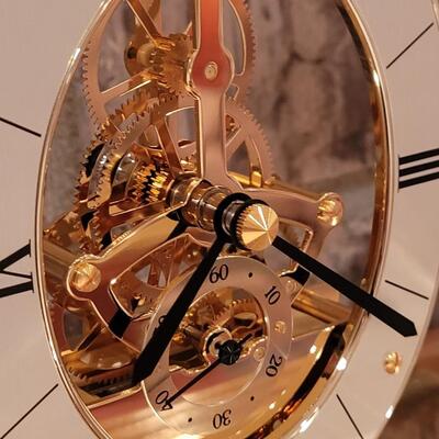 Lot 376: Seiko Pyramid Clock 