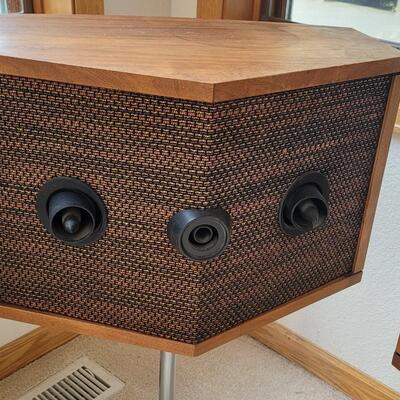 Lot 395: Mid Century Modern Bose 901 Series IV with Manual and Original Boxes
