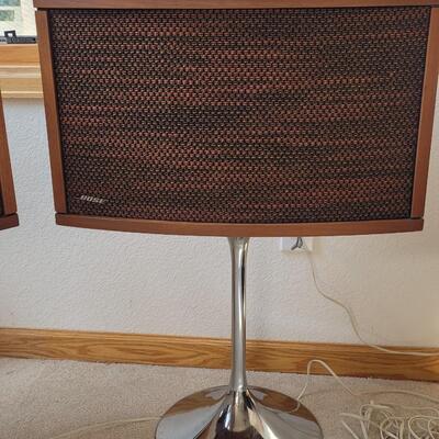 Lot 395: Mid Century Modern Bose 901 Series IV with Manual and Original Boxes