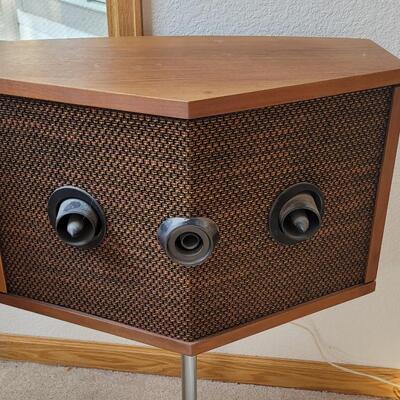 Lot 395: Mid Century Modern Bose 901 Series IV with Manual and Original Boxes
