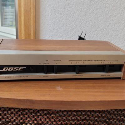 Lot 395: Mid Century Modern Bose 901 Series IV with Manual and Original Boxes