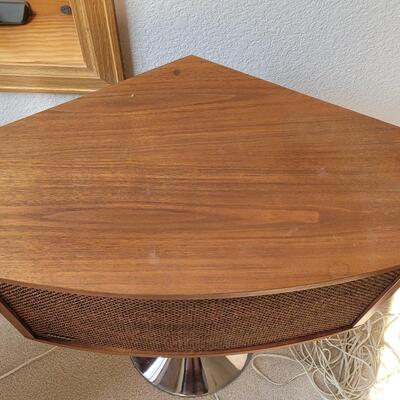 Lot 395: Mid Century Modern Bose 901 Series IV with Manual and Original Boxes
