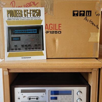 Lot 398: Pioneer CT-F1250 Cassette Player with Manual and Box
