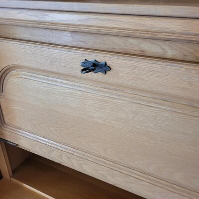 Lot 400: 2 piece Oak Locking Drop Shelf and Cabinet 