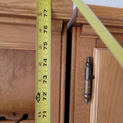 Lot 400: 2 piece Oak Locking Drop Shelf and Cabinet 