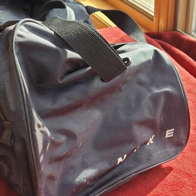 Lot 417: Nike Duffle Bag 