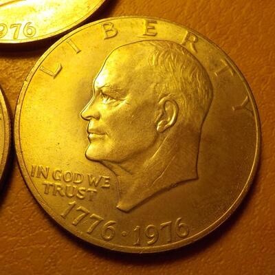 3- Bicennetial Eisenhower dollae coins.