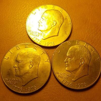 3- Bicennetial Eisenhower dollae coins.