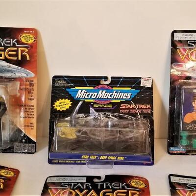 Lot #69  Star Trek Voyager Action Figures - 1995 Galoob