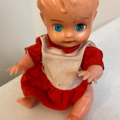 Lot of 2 vintage dolls.