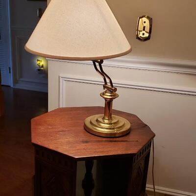 Adjustable brass lamp